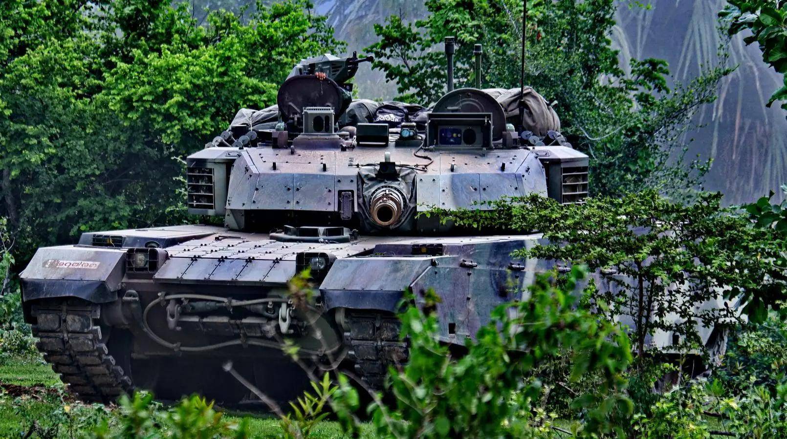 中国VT-4坦克首次实战,将大战柬埔寨59D,泰国F-16战机火力支援