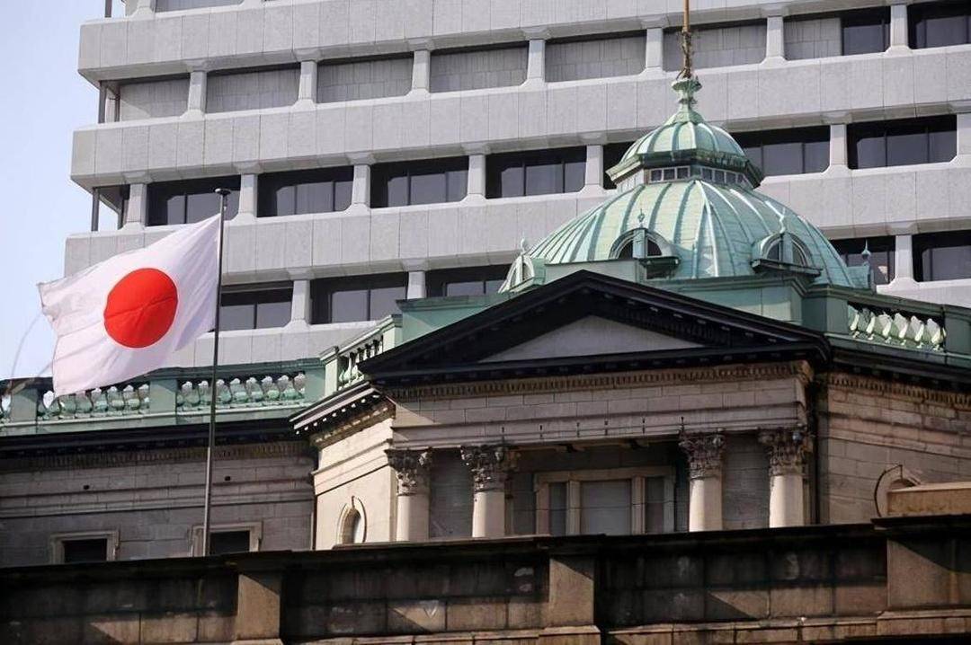 解放军一出动，印度军舰便撤离南海，另一边在钓鱼岛霸气驱逐日本渔船