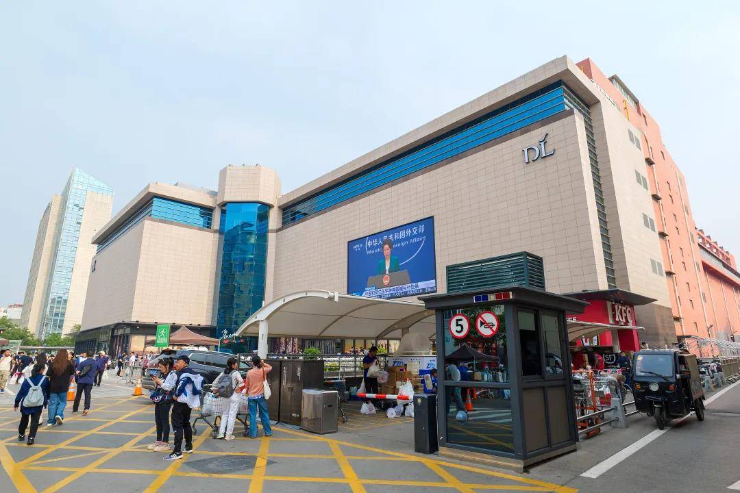 一瓶200元，黄牛涌入胖东来抢酒