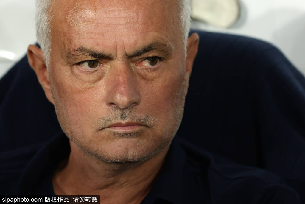 穆帅：两次欧冠冠军不会给对手施加压力！费内巴切的决战时刻