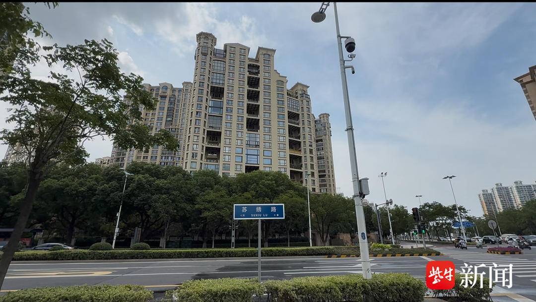 苏州工业园区多辆无牌电动摩托车深夜飙车，交警部门工作人员回应：已部署专项治理