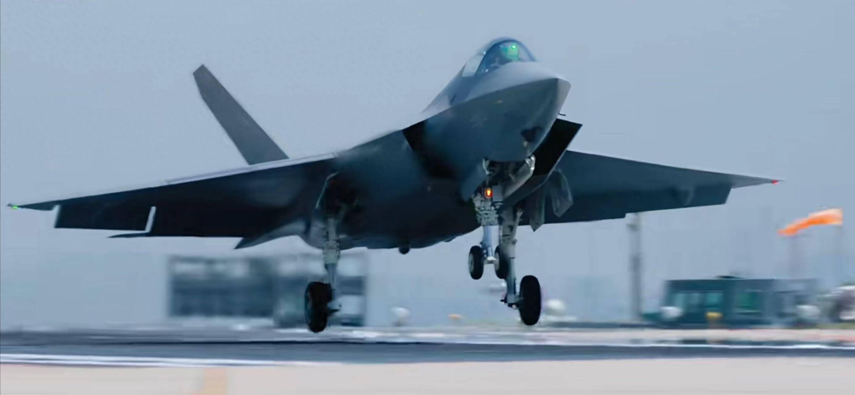 震撼消息！歼 - 35 攻克难关，成功解锁辽宁舰滑跃起飞