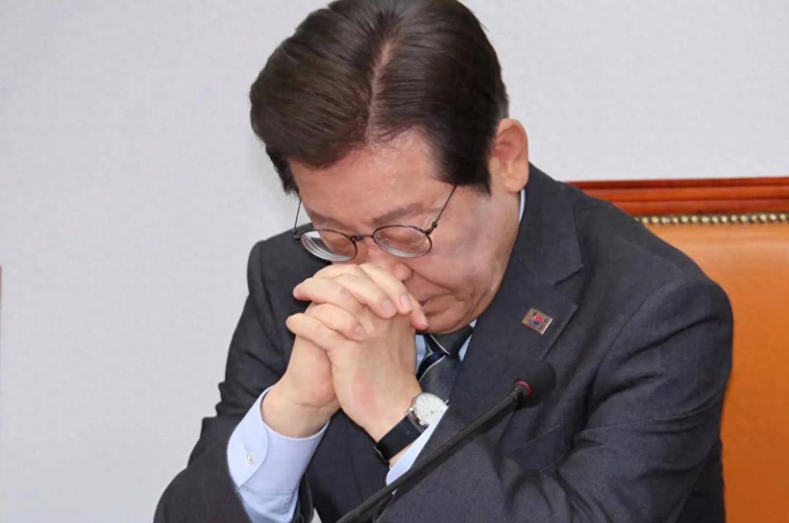 韩国自食恶果！收到中方制裁令当天，李在明知道事情闹大了，只求将损失降到最低