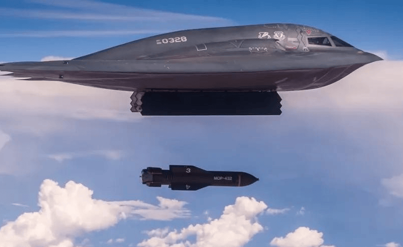 一个飞行员没死，美军被迫狼狈停战了，美媒：中国已记下八个教训