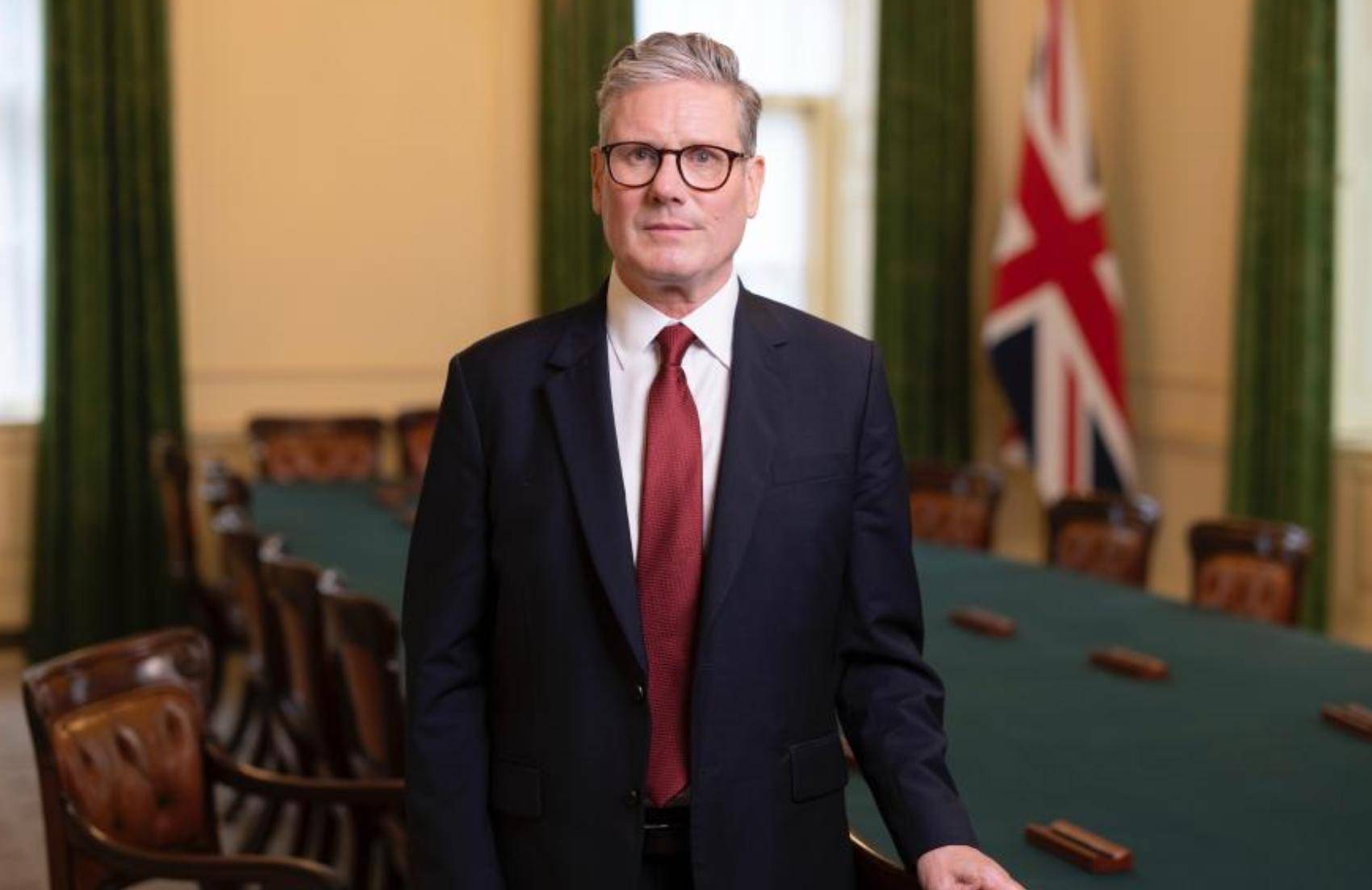 受够了特朗普羞辱，脱欧6年后，斯塔默想要重新拥抱欧盟，英国还有后悔药吃？