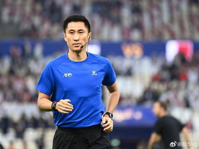 43岁中国裁判傅明得知执裁世界杯,痛哭流涕,他将成为世界杯历史上第一位中国籍VAR裁判